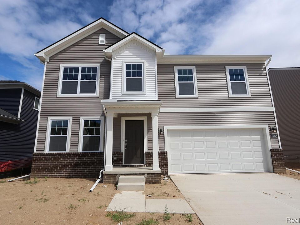 1st image of 380 Edge Brook Dr