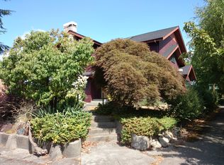 2158 N 61st St, Seattle, WA 98103