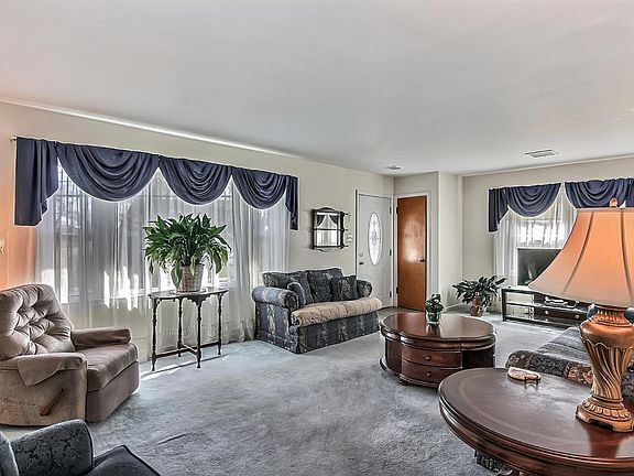 4th image of 3715 Orchard Dr
