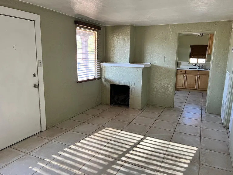 1000 E Spring St #A — Photo 18