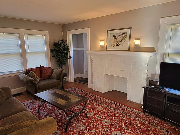4th image of 2983 Linwood Ave