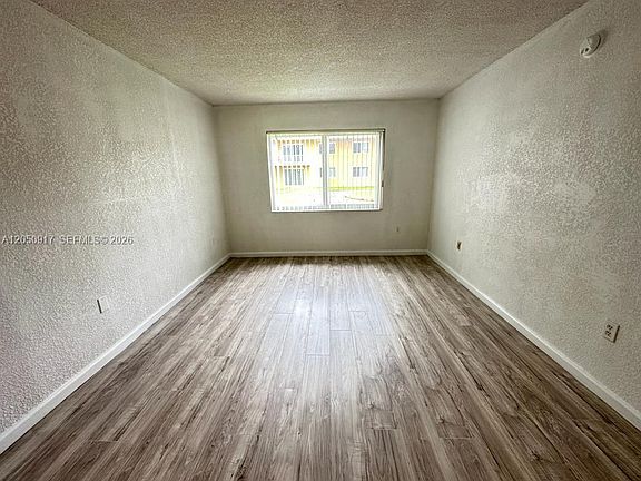 4th image of 505 NW 177th St APT 111