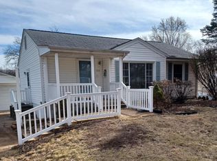 120 Chateau Dr, Florissant, MO