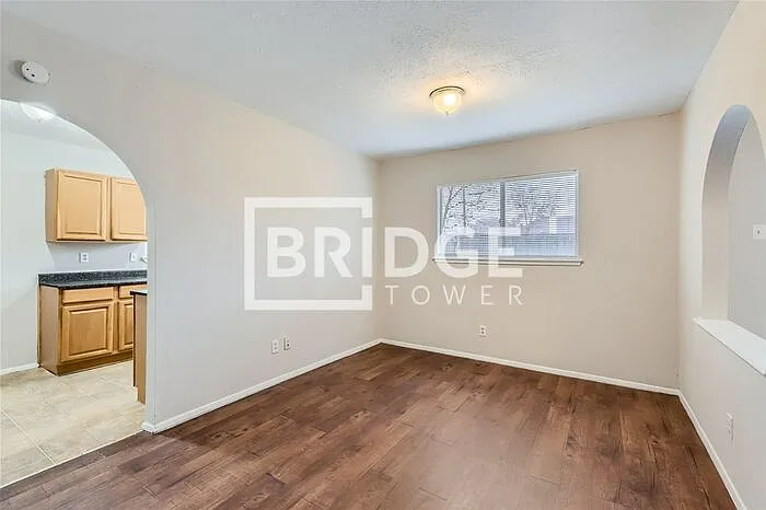 3 bed, 2.0 bath, 1484 sqft, $1,945 — Photo 4