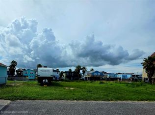 90 Bayou Vista Dr, Hitchcock, TX 77563