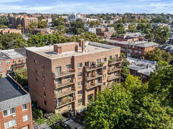 147-45 Barclay Avenue image 1 of 14