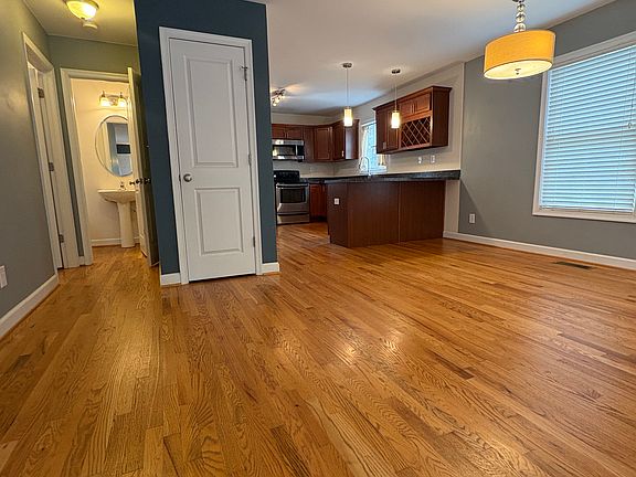 3rd image of 130 Roys Pl