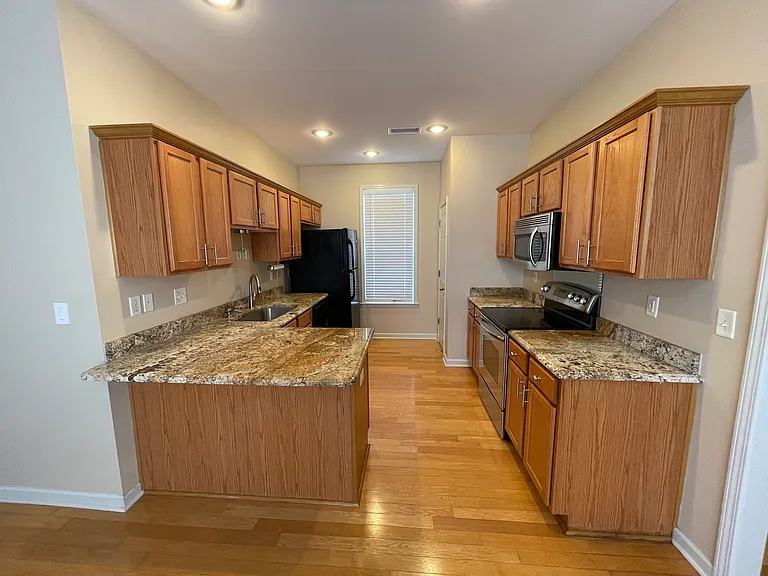 1459 Down River Dr — Photo 10