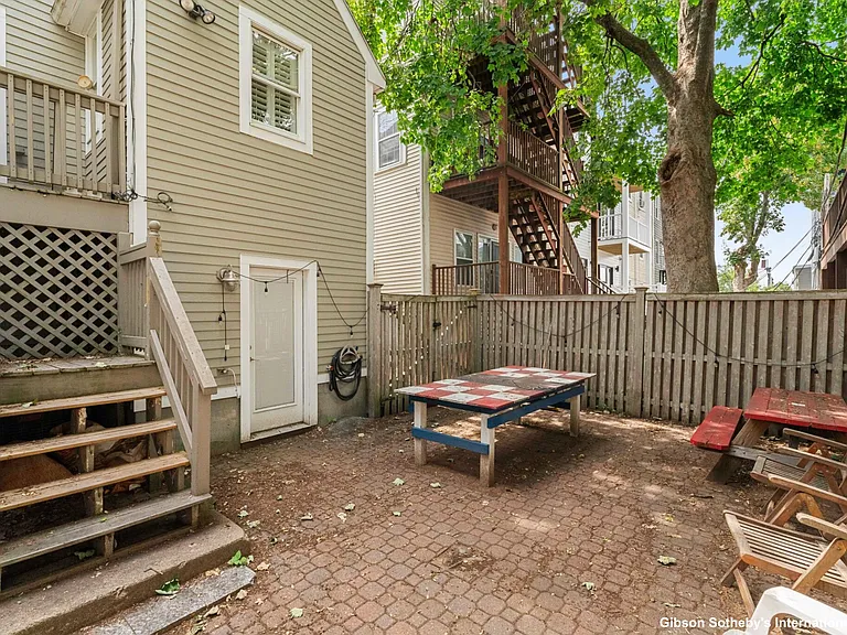 304 W 3rd St — Photo 29