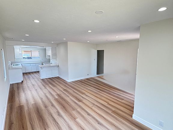 5th image of 2303 Cabrillo Ave