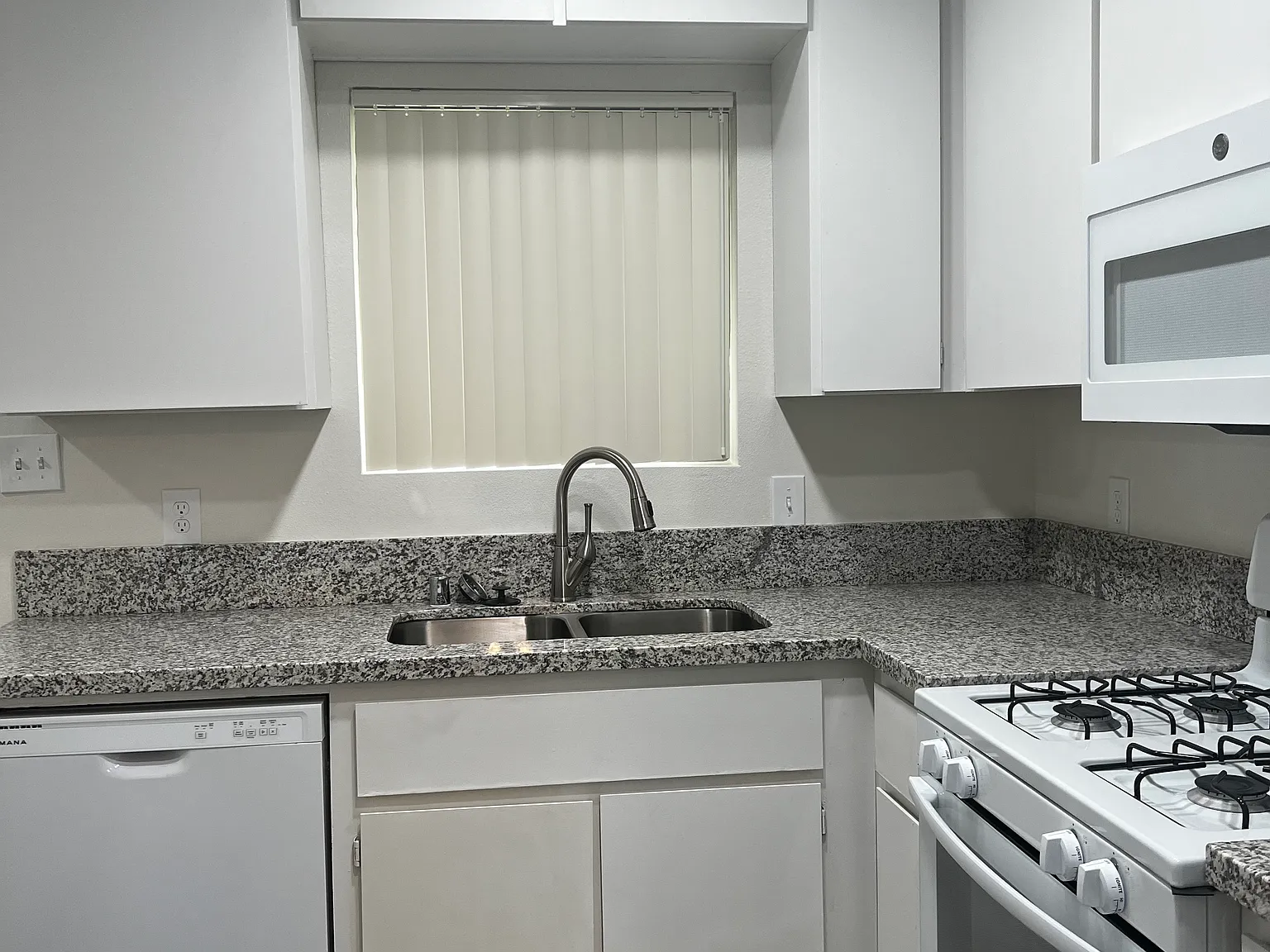 Palm Gates Apartments — Photo 3