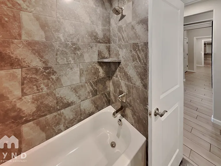 5400 Riverrun Ct — Photo 16