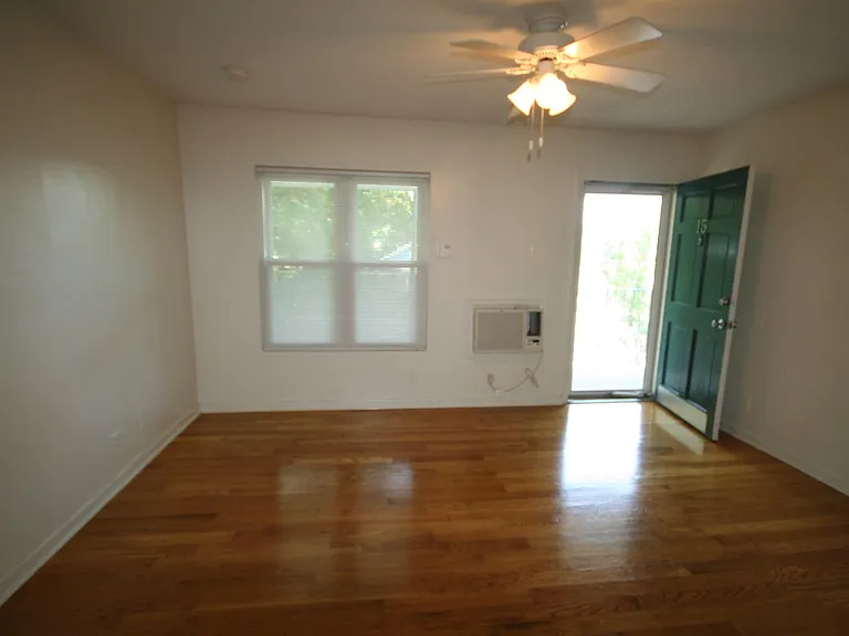 1212 Chapel Hill — Photo 6