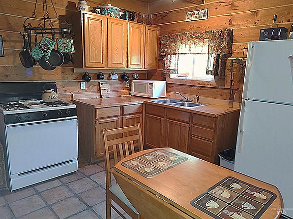 4th image of 110 Black Diamond Ln