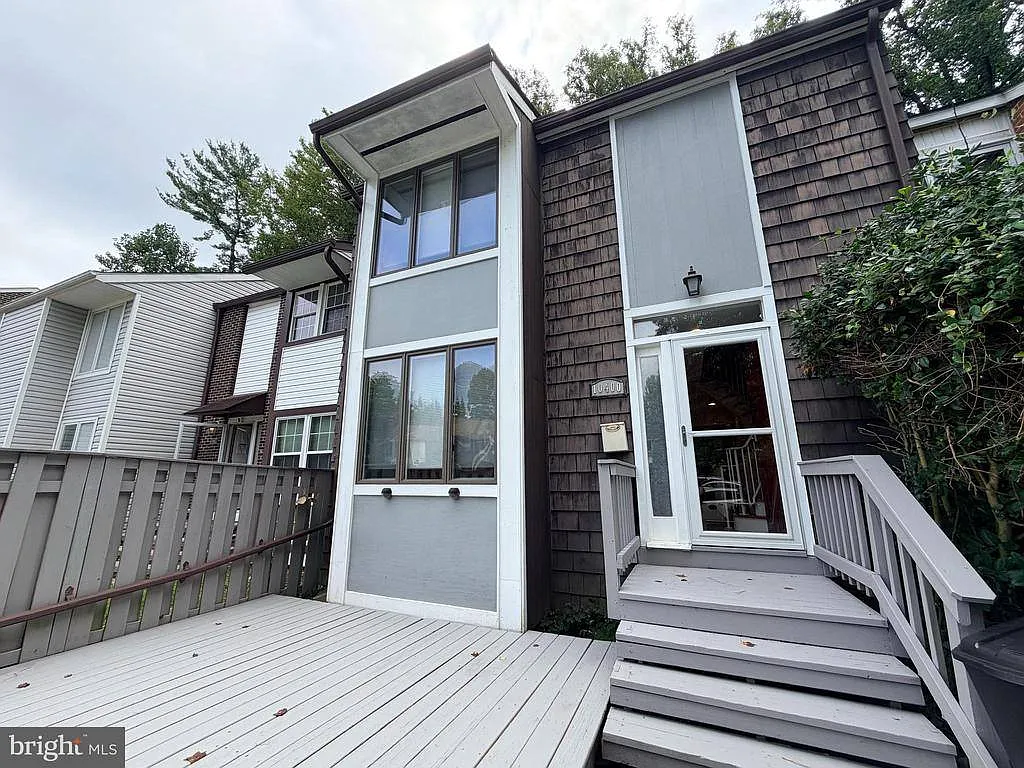 3 bed, 4.0 bath, 2320 sqft, $2,800 — Photo 1