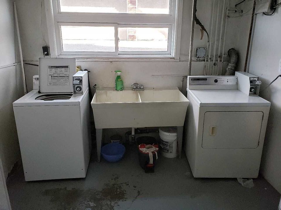 2nd image of 144 Portland St