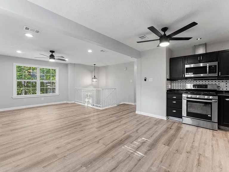 2 Ground Brier Ct — Photo 5