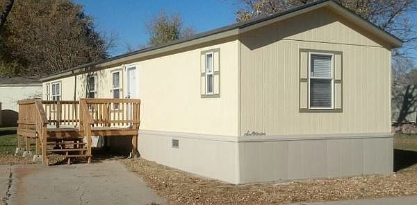 1st image of 104 Center Ln