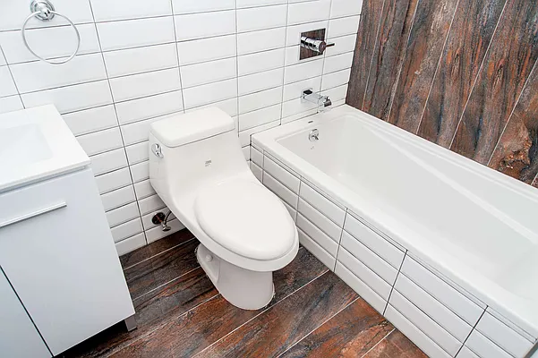 Rented by Nooklyn NYC LLC | media 82