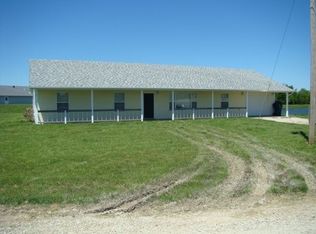 45 Lakeside Ln, Linn, MO 65051