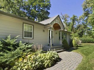 104 Little Pond County Rd, Cumberland, RI 02864