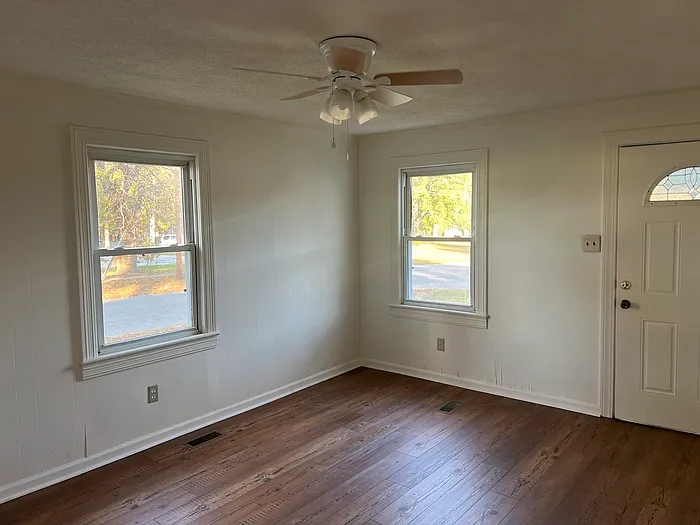 901 Carolina St — Photo 2