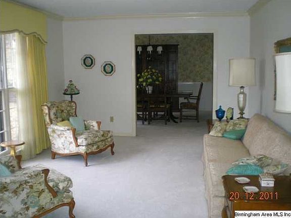 4th image of 329 Laredo Dr