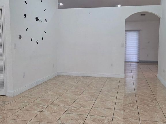 5th image of 3140 SW 142nd Ave