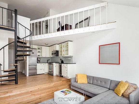 4th image of 211 Thompson St APT 6E