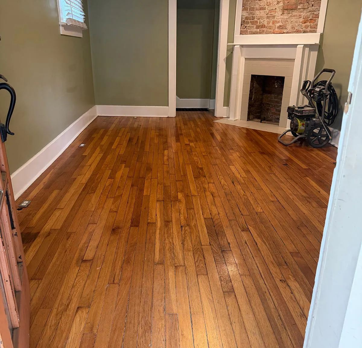 3 bed, 1375 sqft, $1,900 — Photo 4