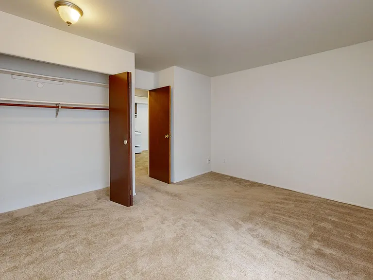 Whitehall Apartments — Photo 26
