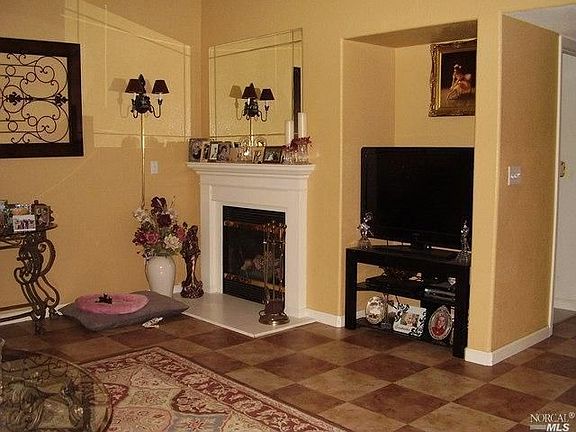 4th image of 1019 Cody Ct