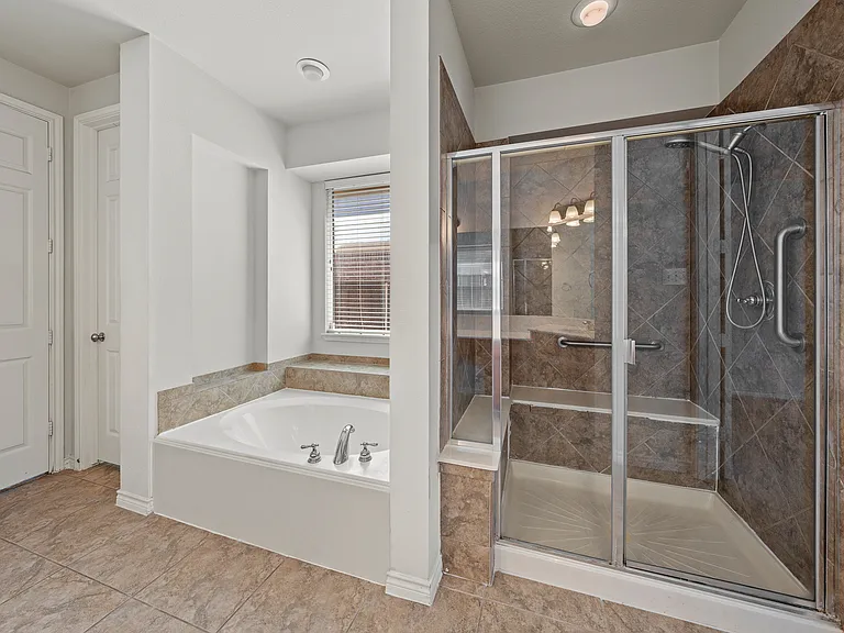13459 Juneau Dr — Photo 19