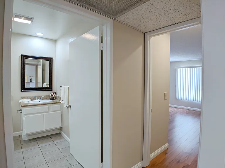 428 Hawthorne St — Photo 29