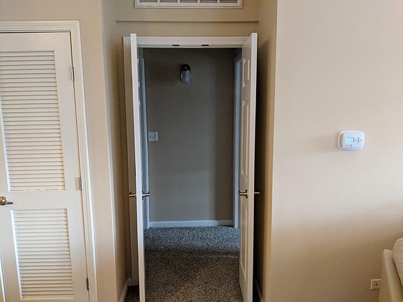 3rd image of 616 Yosemite Ave APT 205