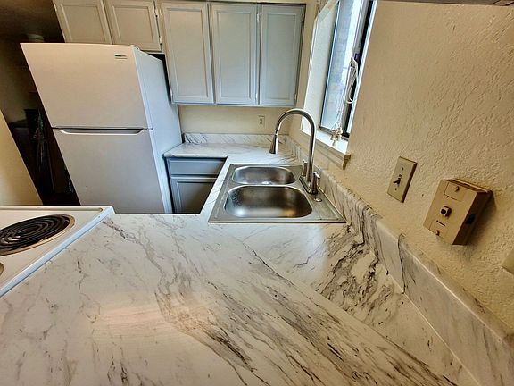 5th image of 508 E 7th St APT B