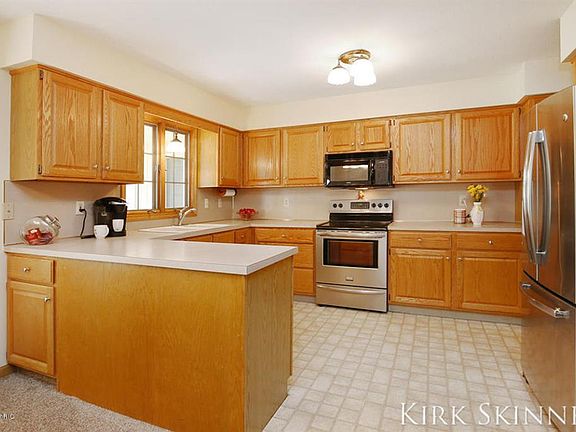 5th image of 8631 Ridgebluff Dr SW