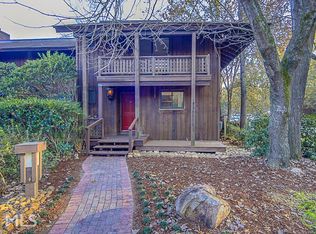 28 Fairway Ln, Peachtree City, GA 30269