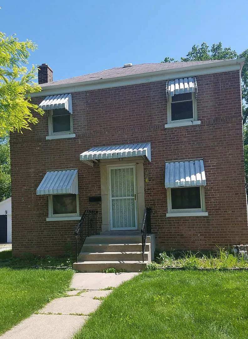 276 E 140th Pl photo 1