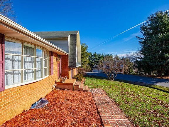 5th image of 545 Chinquapin Trl