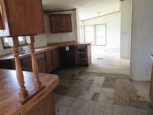 2nd image of 3046 W Broadway