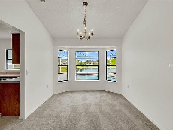 5th image of 2326 Queenswood Cir
