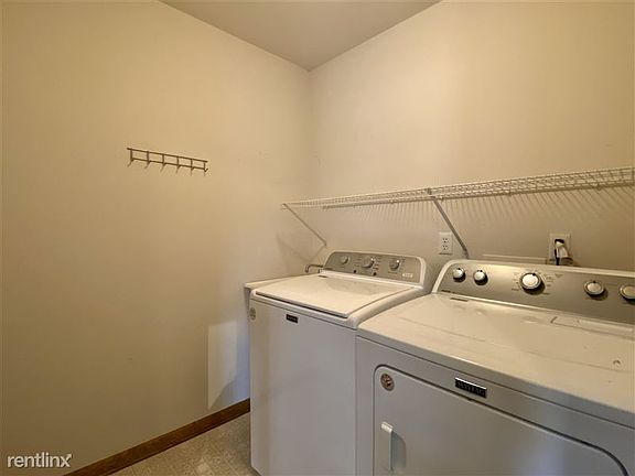 3rd image of 4253 Woodcrest Ct
