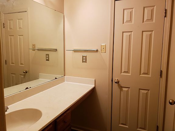 3rd image of 6337 Kirby Downs Dr