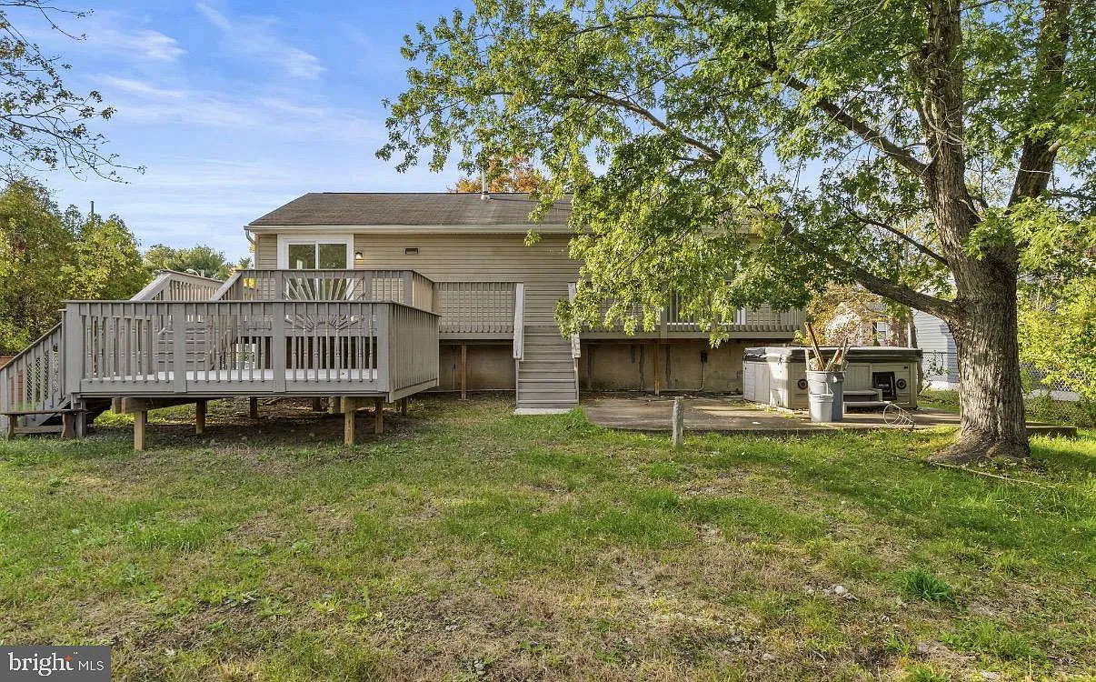 4 bed, 2.0 bath, 1920 sqft, $3,000 — Photo 3