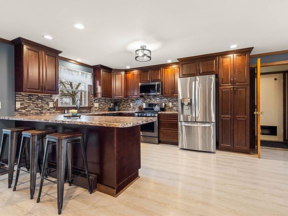 4th image of 8549 North Rd