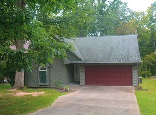 9402 S Harbour Pointe Dr, Bloomington, IN 47401
