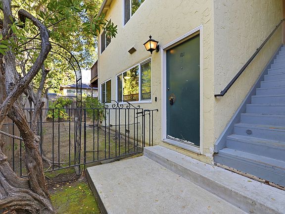 4th image of 181 Waverley St