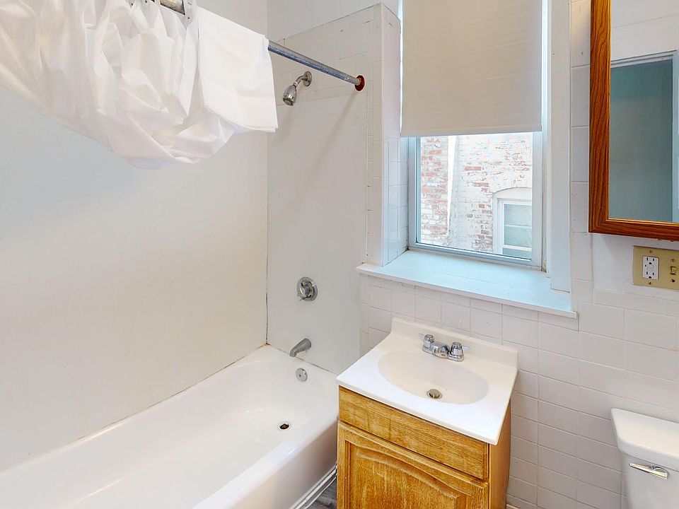 1st image of 19 Mount Hood Rd APT 5