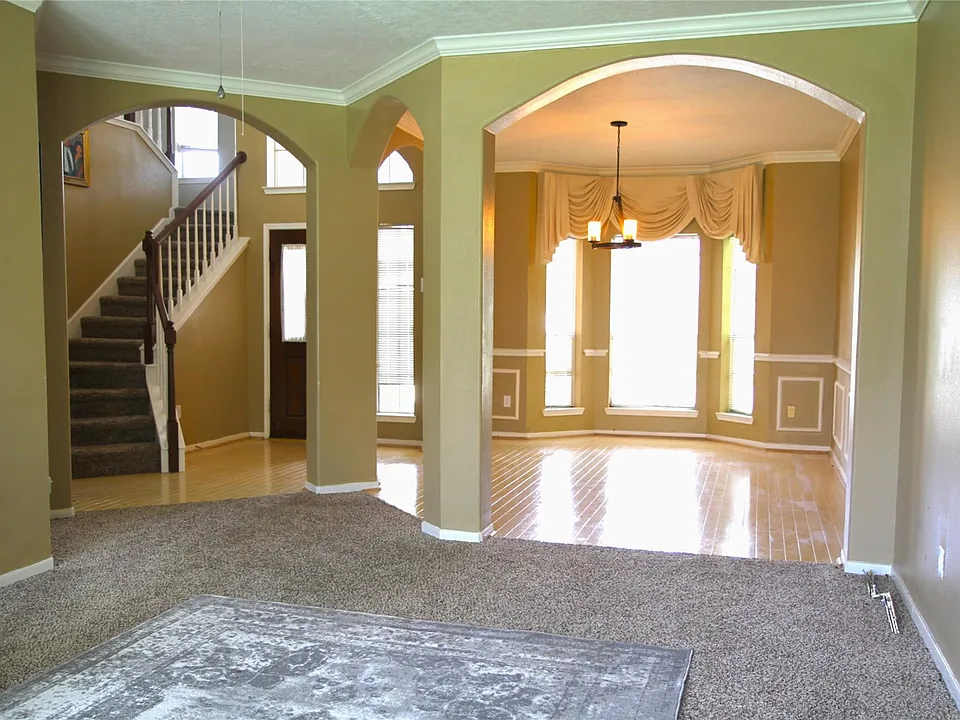 1235 Deer Ridge Dr